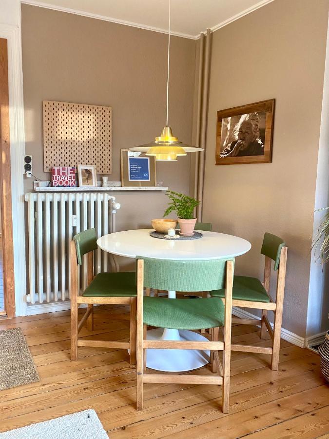 En Hel Lejlighed I Midtbyen - Centralt, Hyggelig Og Taet Pa Alt! Randers Esterno foto