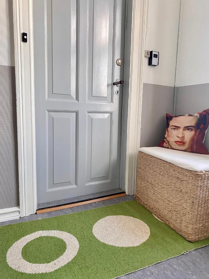 En Hel Lejlighed I Midtbyen - Centralt, Hyggelig Og Taet Pa Alt! Randers Esterno foto