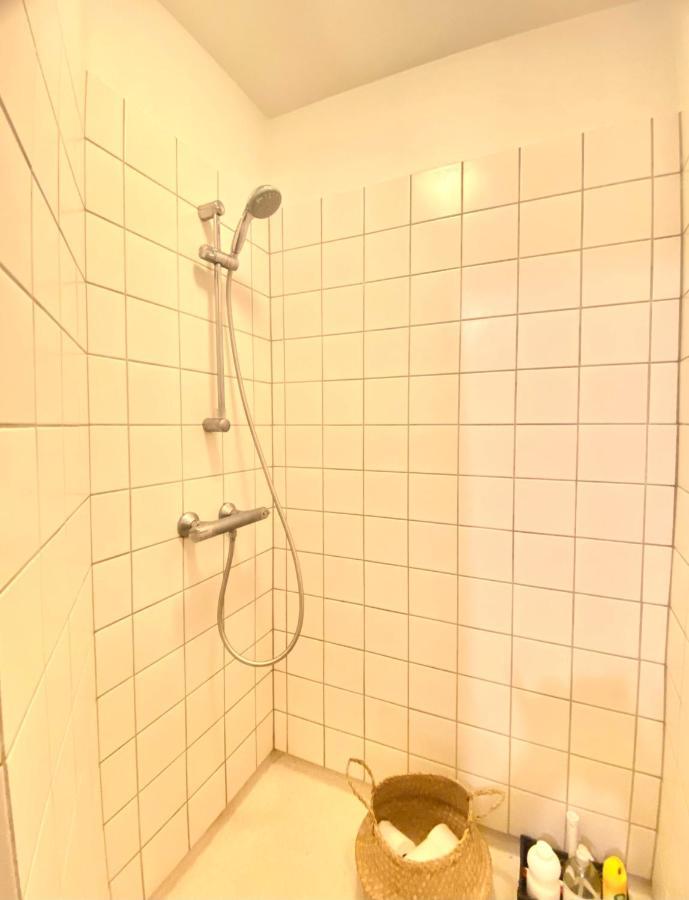 En Hel Lejlighed I Midtbyen - Centralt, Hyggelig Og Taet Pa Alt! Randers Esterno foto